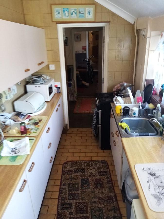 Puffin Holiday Apartments Бринлингтон Экстерьер фото