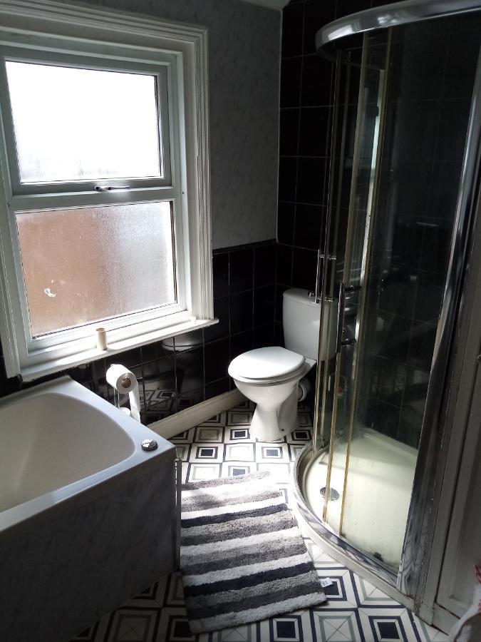 Puffin Holiday Apartments Бринлингтон Экстерьер фото